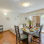 Apartment Saturno 23 In The Center - Happy